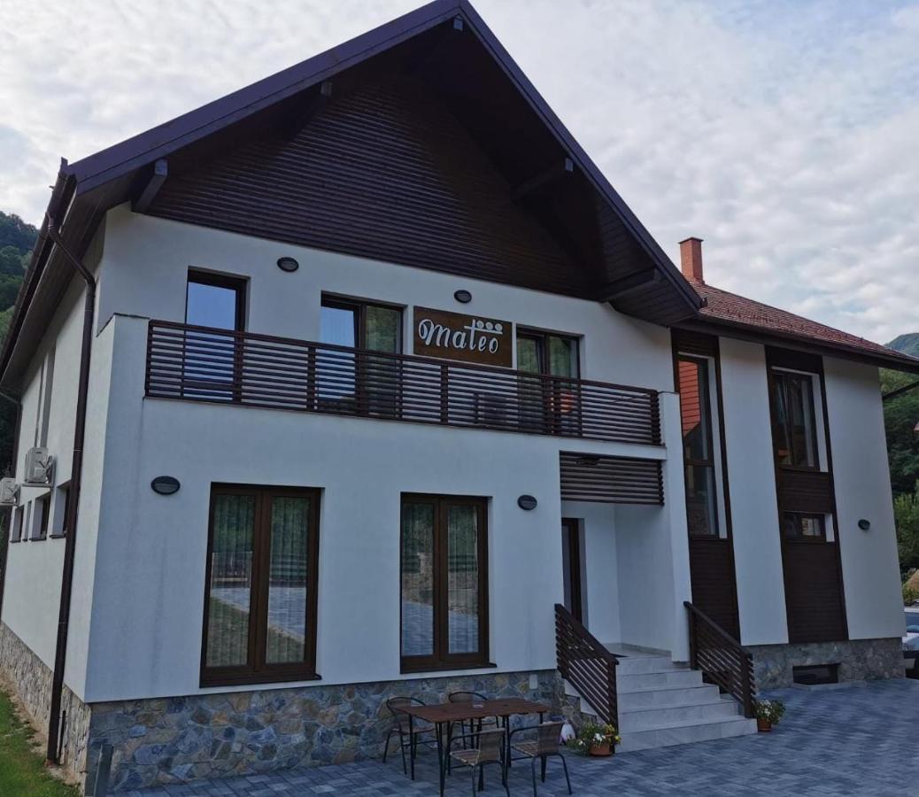 Mateo Transalpina Hotel Săsciori Eksteriør billede