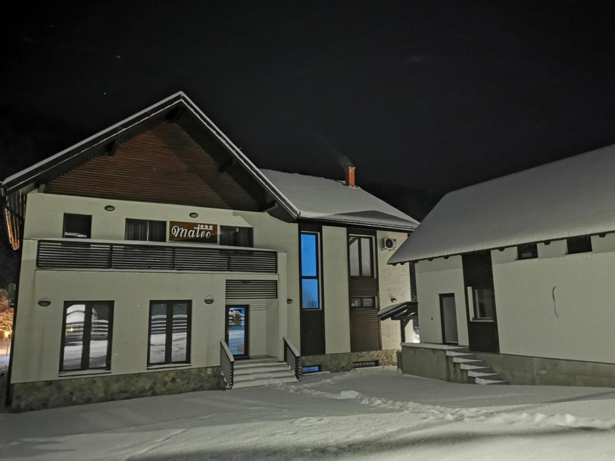 Mateo Transalpina Hotel Săsciori Eksteriør billede
