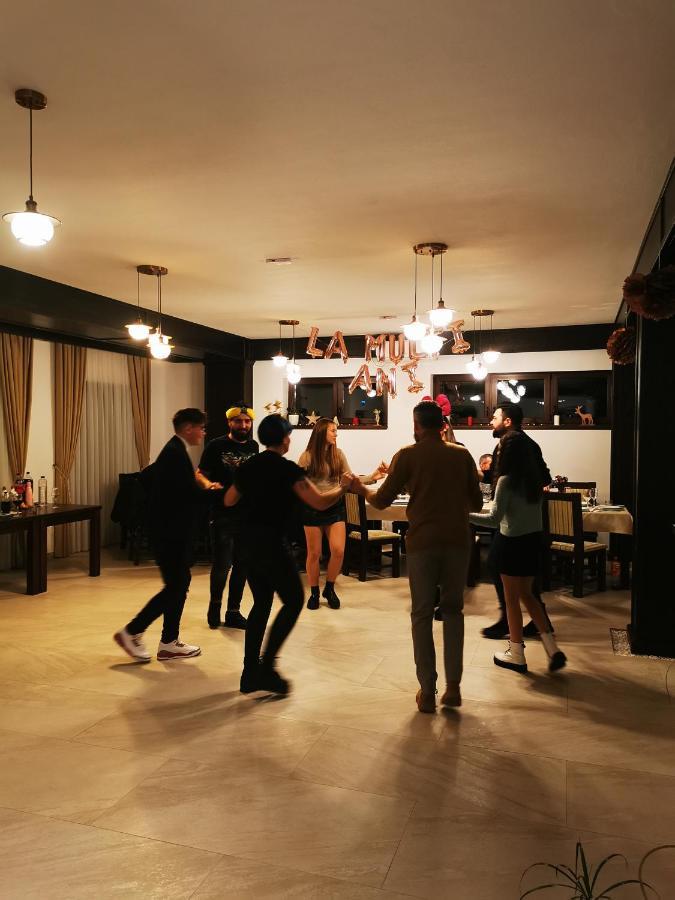 Mateo Transalpina Hotel Săsciori Eksteriør billede