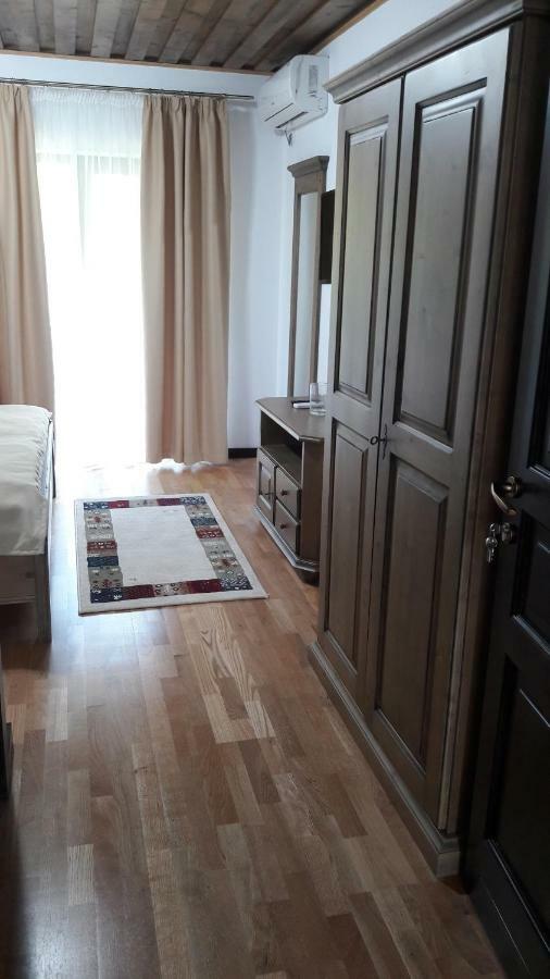 Mateo Transalpina Hotel Săsciori Eksteriør billede